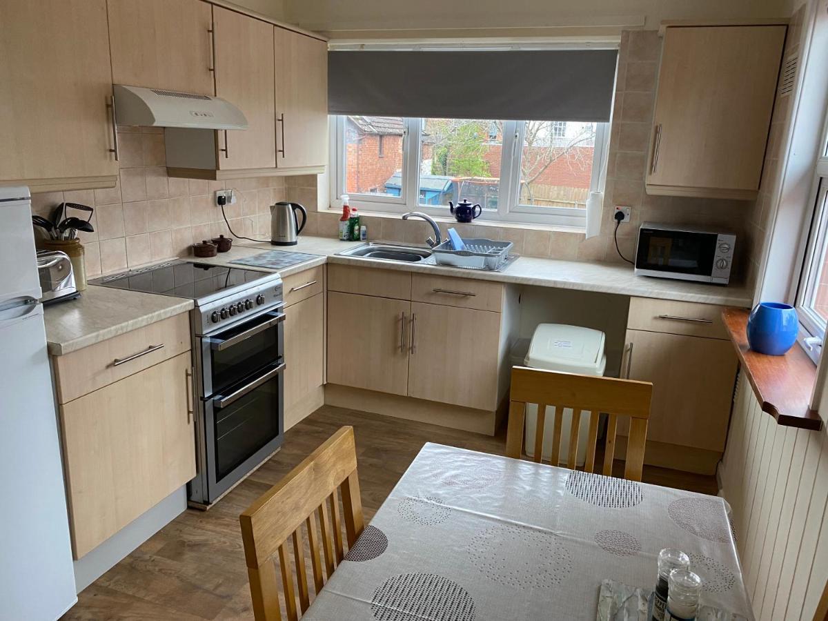 Spacious First Floor In The Centre Of With Free Parking Appartement